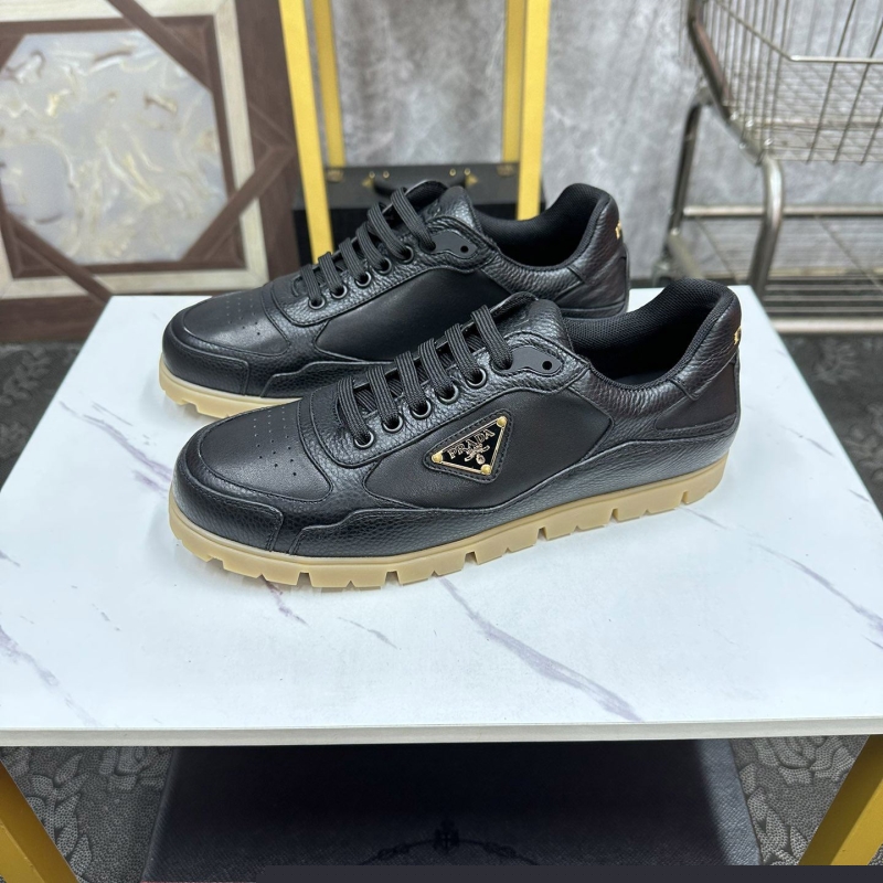 Pra*a casual shoes